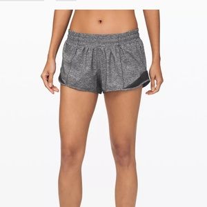 Lululemon Hotty Hot Low-Rise Short 2.5"